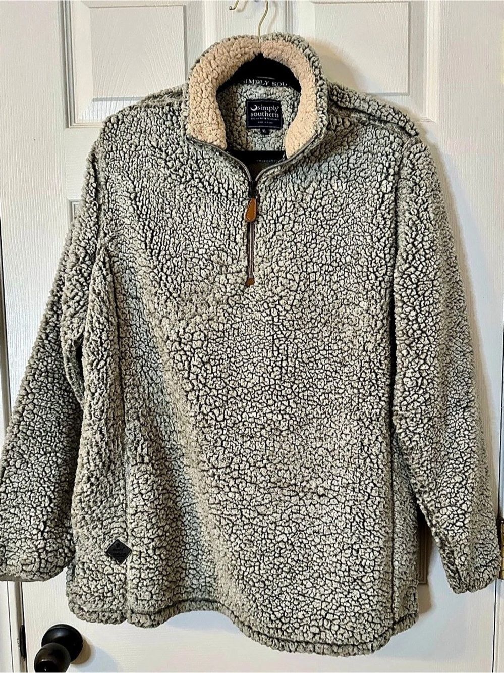 Simply Southern women’s sherpa fleece pullover in size XL.
